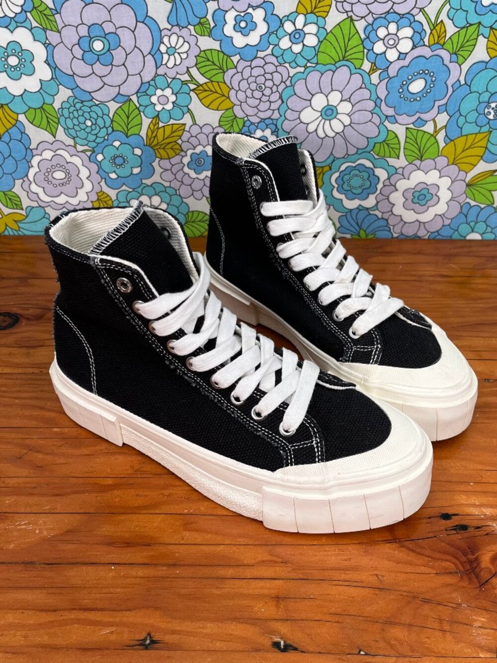 Good News Women's Black Canvas Hi-Top Sneakers Size: EU 38 (US Size 7)